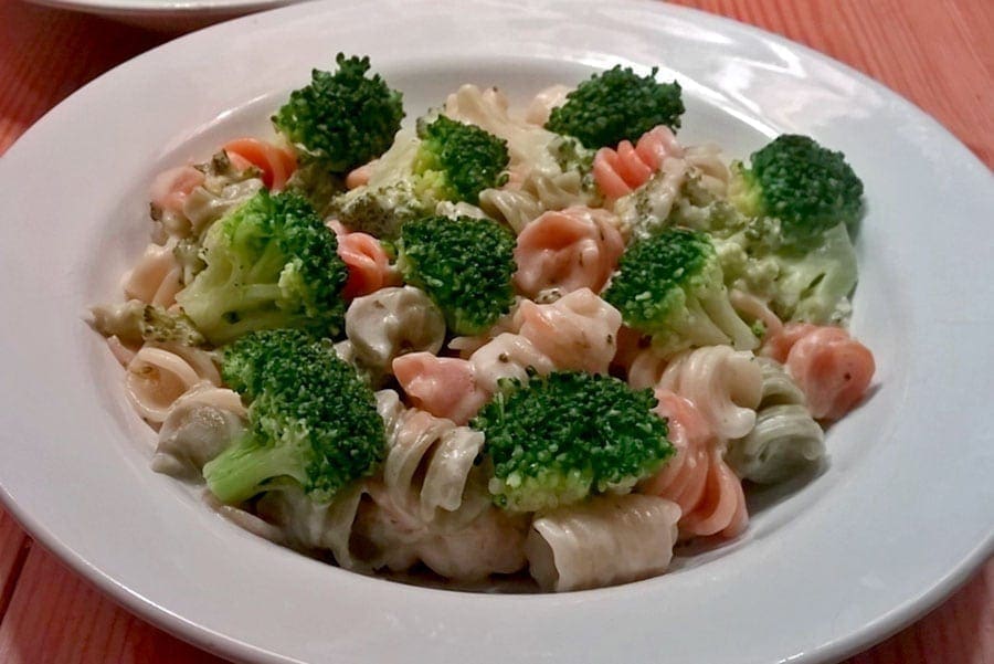 Pasta med ädelost och broccoli