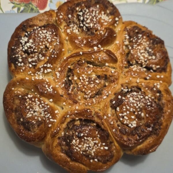 Butterkaka med mandelmassa och mörk choklad
