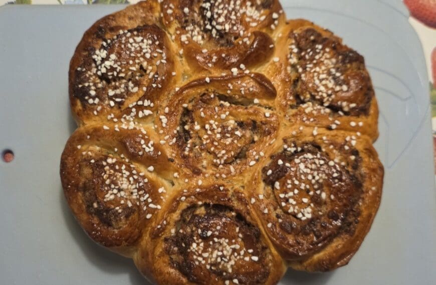 Butterkaka med mandelmassa och mörk choklad